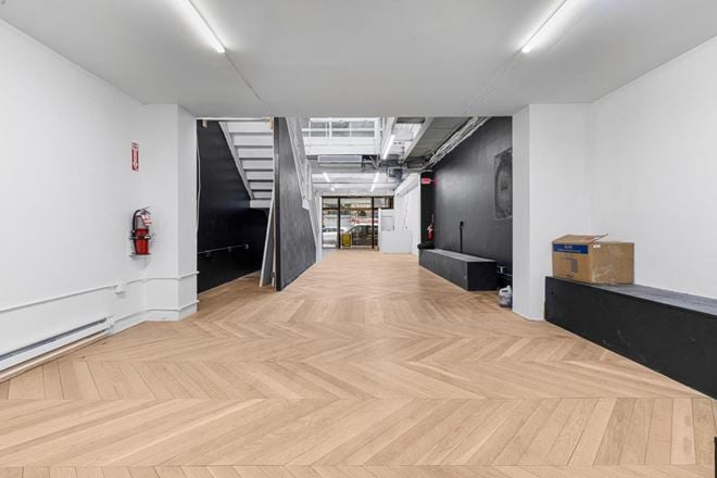 54 Crosby St