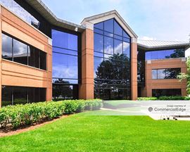 Hamilton Lakes Business Park - 555 Pierce Road