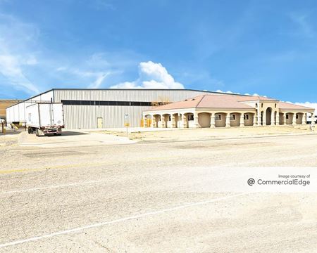 Commercial space for Rent at 16378 Koala Road in Adelanto