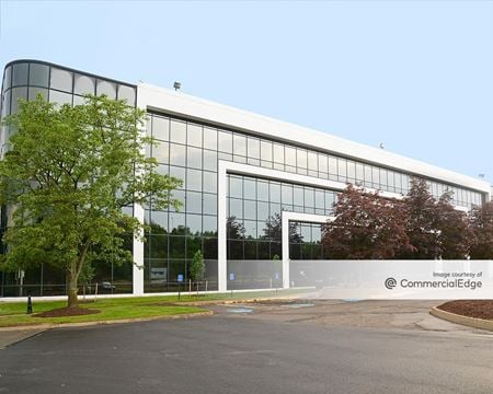 Photo of commercial space at 4 Penn Center West in Pittsburgh