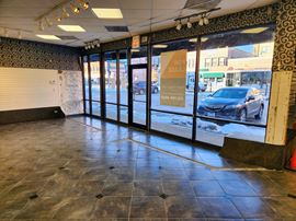 Lincoln Park | Strip Center for LEASE