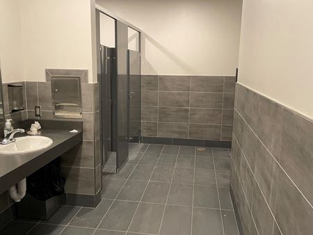 State of the Art Distribution Space for Sublease - Kansas City