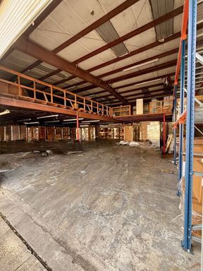 Warehouse Space in Kenner for Lease