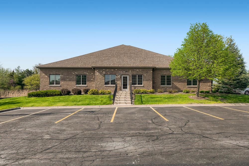 Wynstone Office Building - 108 S. Wynstone Park Dr., North Barrington ...