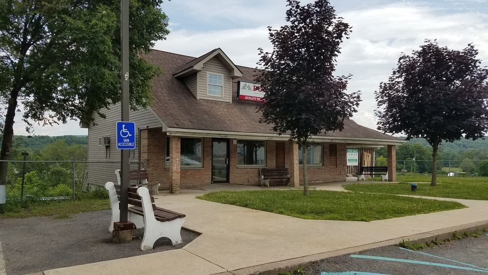4 Unit Investment Opportunity on 3.52 AC w/Upside