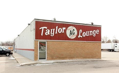 25955 & 26001 Ecorse Rd, Taylor