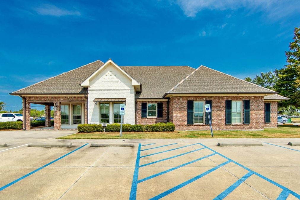 4,634 SF Modern Office Building in Houma