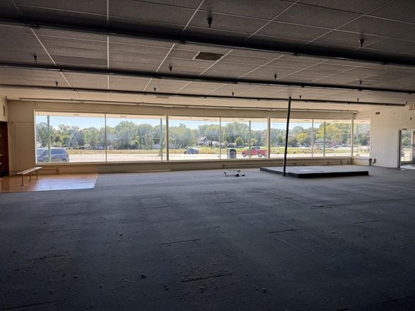 A big open retail floor in downtown Mundelein