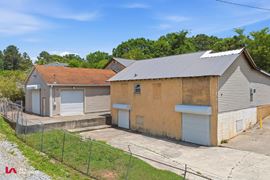 9135 S Main St
