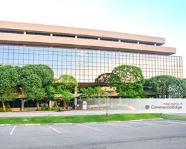 Foster Plaza 10