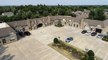 Photo of commercial space at 307 E Danforth Rd in Edmond