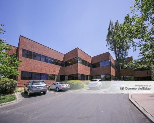 Valencia Executive Plaza