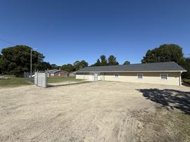 3,200 SF Showroom with Warehouse