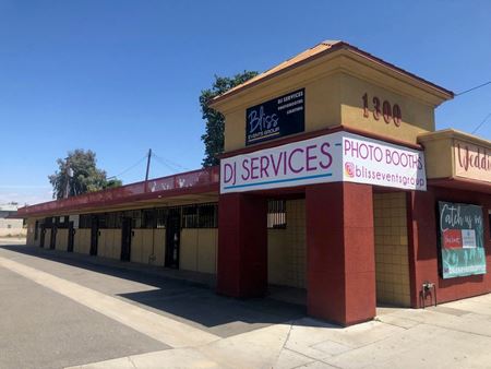 Freestanding Retail/Office with Mooney Frontage - Visalia
