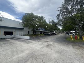 Warehouse with Office in Turnpike Industrial Park