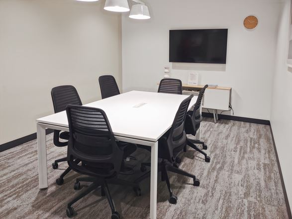 Regus - Delafield - Sun Valley Dr