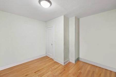 FAD-012  Space Photo Gallery 8