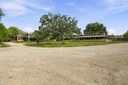 17527 Highway 105 E