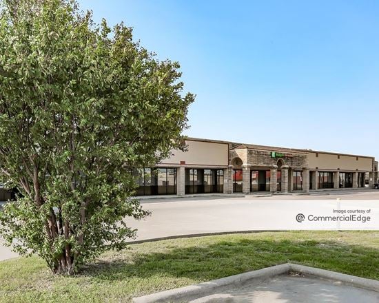 2400 West Pioneer Pkwy