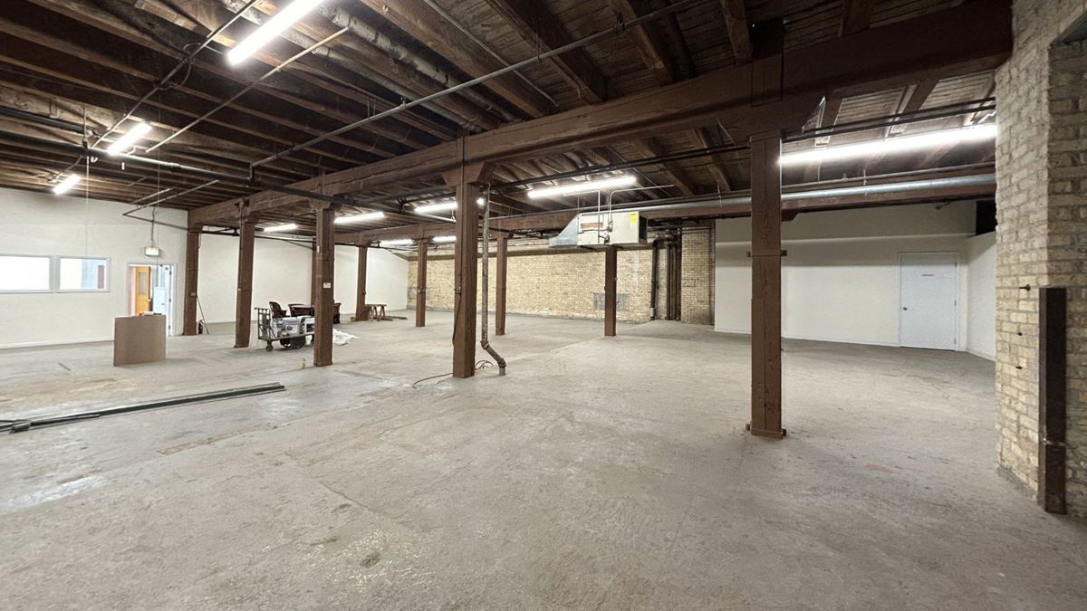 1631-1639 W Carroll Ave - Kinzie Corridor Flex Space