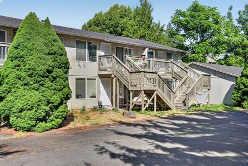 Eastwood Estates - 19109-19123 SE Yamhill St