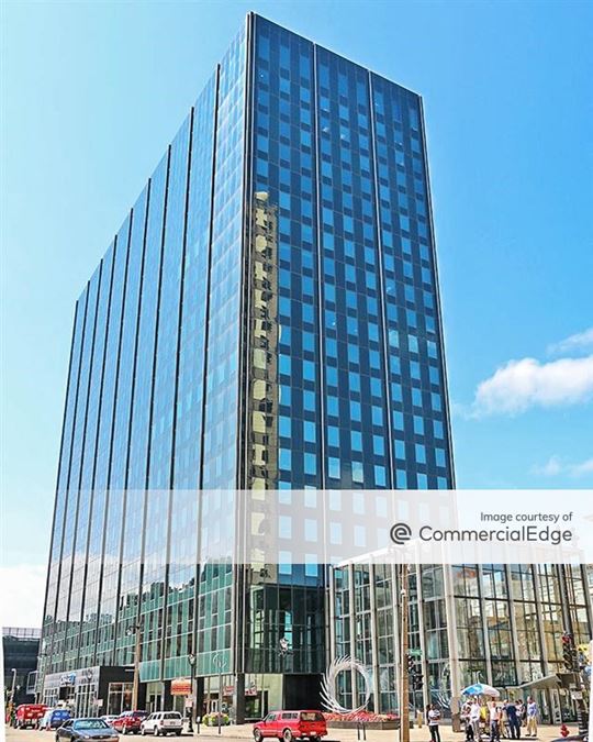 Chase Tower at Water & Wisconsin