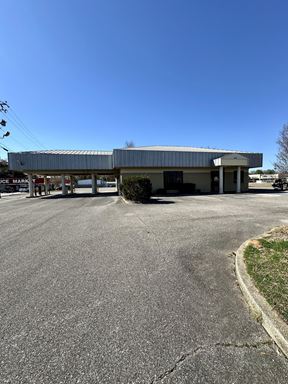 Former Bank Building on US-90