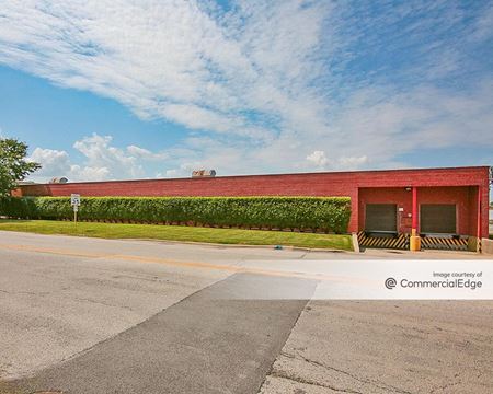 Photo of commercial space at 7460 North Lehigh Avenue in Niles