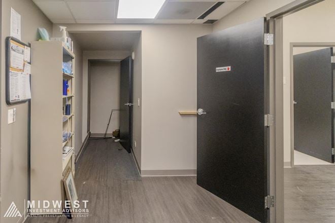 5230 S. Blackstone Ave - | 2,120 SF
