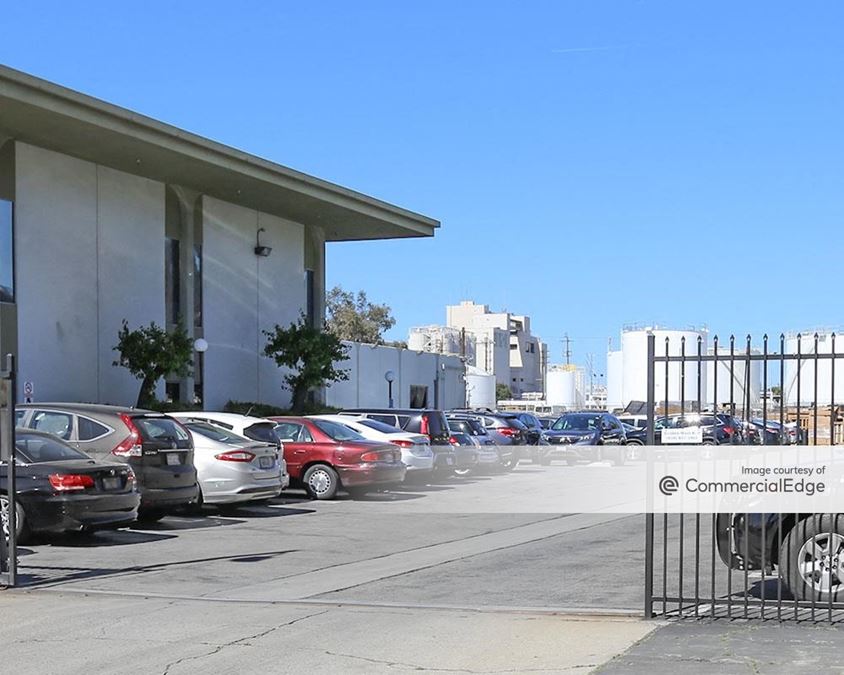 8000 Haskell Avenue, Van Nuys, CA Industrial Building