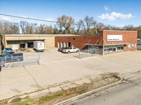 WAREHOUSE AND SHOWROOM BUILDING NEAR INTERSTATE 55 & 72 FOR SALE - Springfield