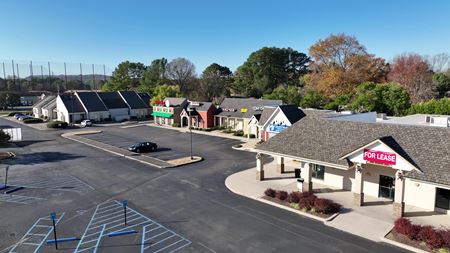 Retail space for Rent at 7900 Bailey Cove Rd in Huntsville