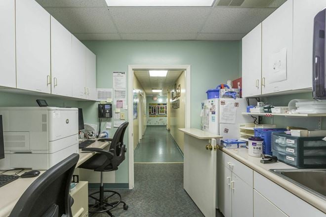 10,950 SF MEDICAL OFFICE FOR SALE OR LEASE