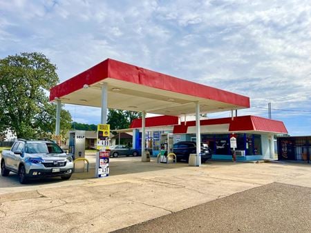 Retail space for Sale at 2700 East 9th Street in Texarkana
