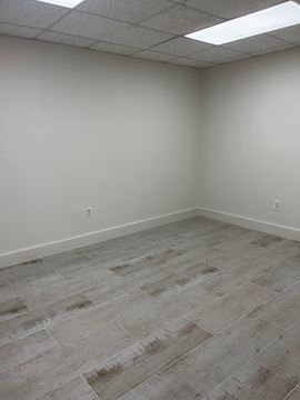 High-Visibility End-Cap Office