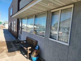 318 Locust St NE