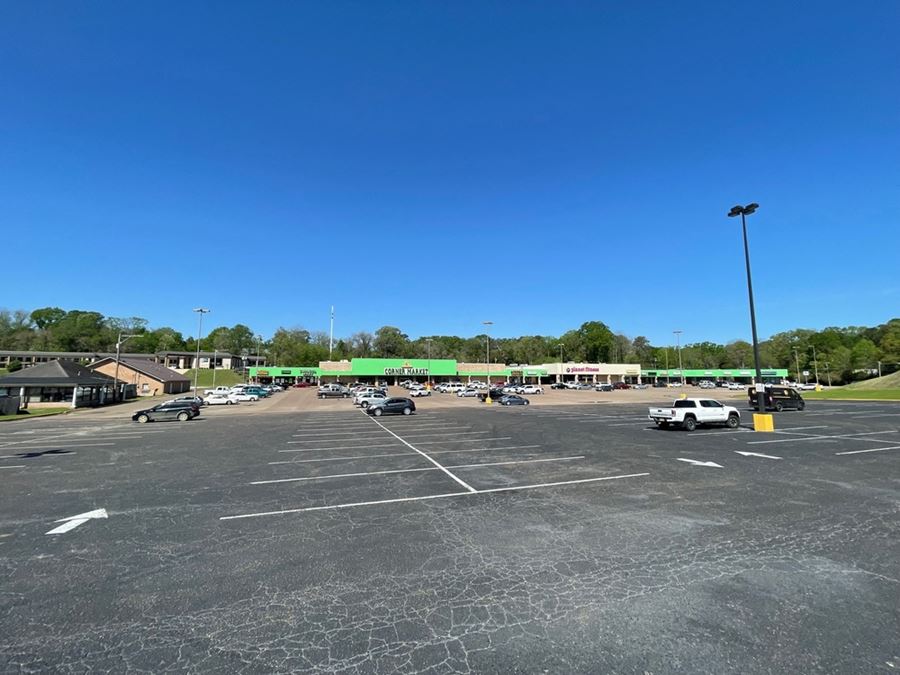 Grocery Anchored Retail/Office Center For Lease