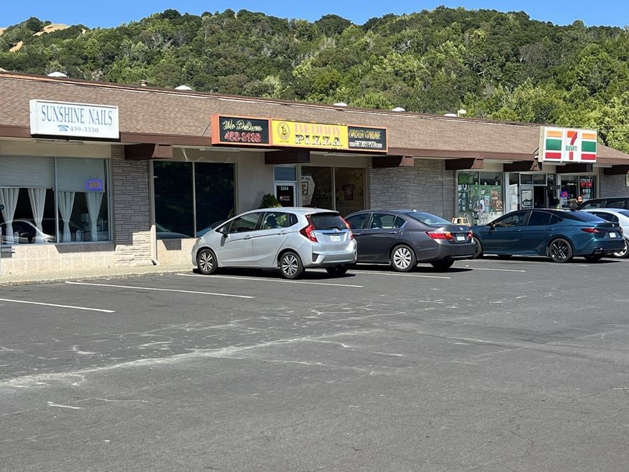 OAK MANOR  RETAIL CENTER