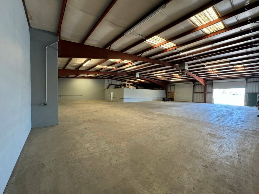 Move-In Ready Office/Warehouse with High Traffic Visibility