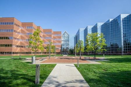 Commercial space for Rent at 300 Galleria in Southfield