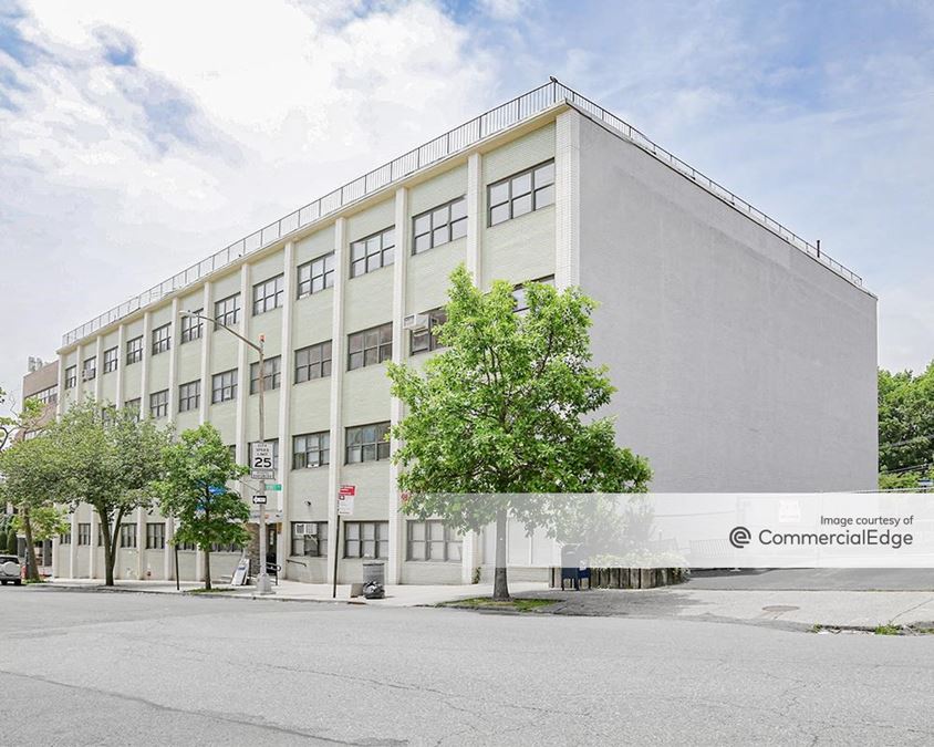 Staten Island Business Center 350 St. Marks Place, Staten Island, NY