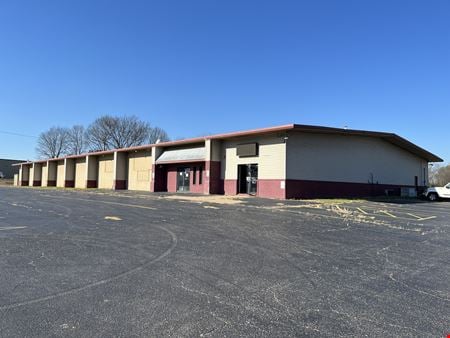 Industrial space for Rent at 2075 Edgewater Dr in Pekin