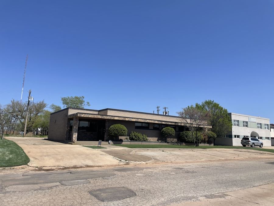 Office/Retail Building For Lease