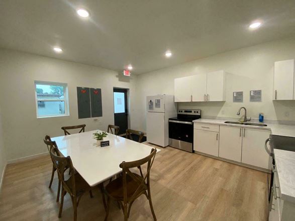 309 8th Ave SE