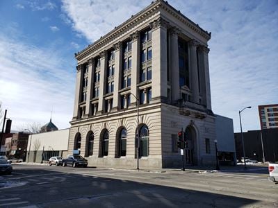 30 E Main St
