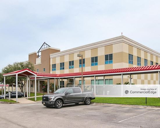 South Lake Medical Plaza I - 1920 Don Wickham Drive, Clermont, FL | office  Building