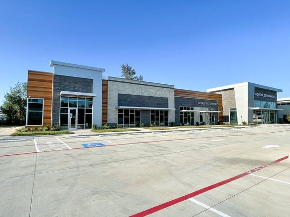 Retail space for Rent at 10110 Research Forest Drive in The Woodlands