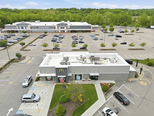 Cumberland, RI - Stop & Shop Plaza