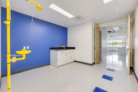 304      Space Photo Gallery 12