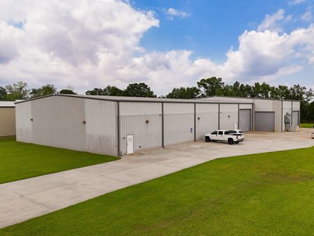 Photo of commercial space at 129 Spinner Dr in Broussard